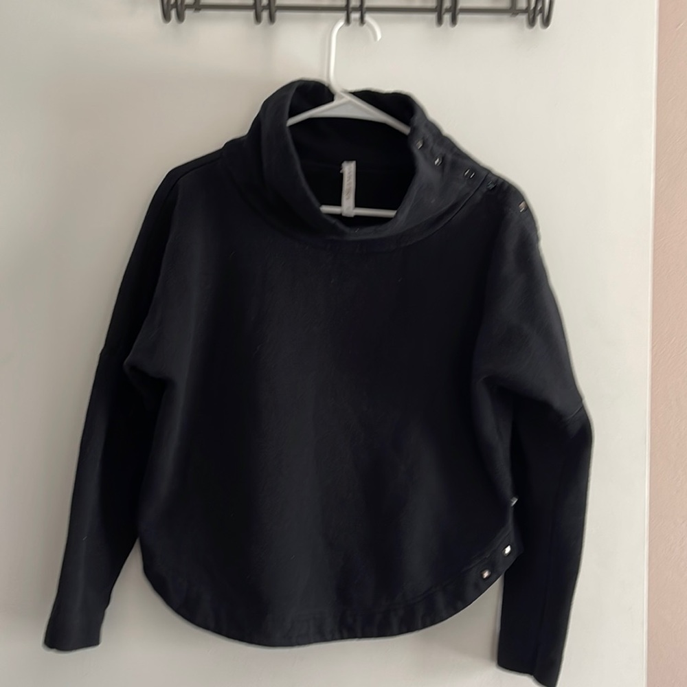 Black Fabletics sweatshirt